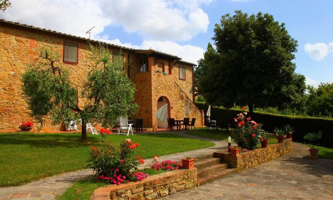 Montaione Apartment | Lodging in Tuscany,pool,children pool,Aircon,family and children friendly, sl3
