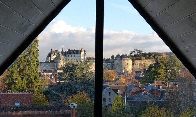 Amboise Cottage | Loft 3 * partly troglo, downtown, parking, garden, superb view, 4/5 pers