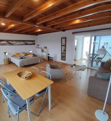 Caleta de Caballo Apartment | Loft Casa Burgao