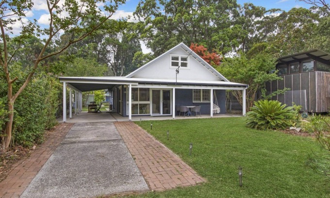 Pearl Beach House | Loft Cottage - Pet Friendly & WIFI