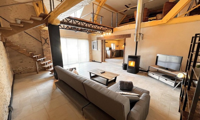 Thorigne-sur-Due House | Loft in Sarthe with Garden Retreat