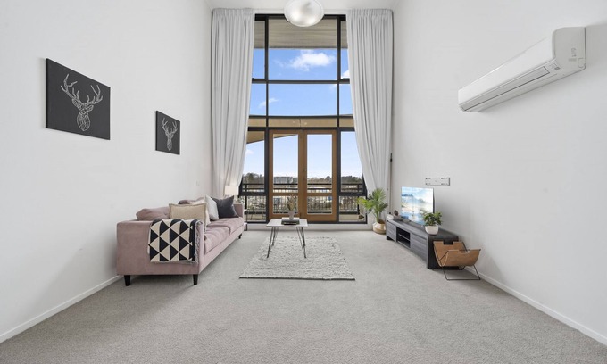 City East Apartment | Loft-Style CBD 1-Bed with Rooftop Terrace & BBQ