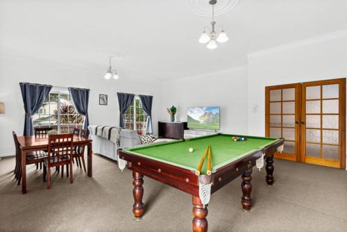 Barrack Heights House | Loftus Spacious Getaway