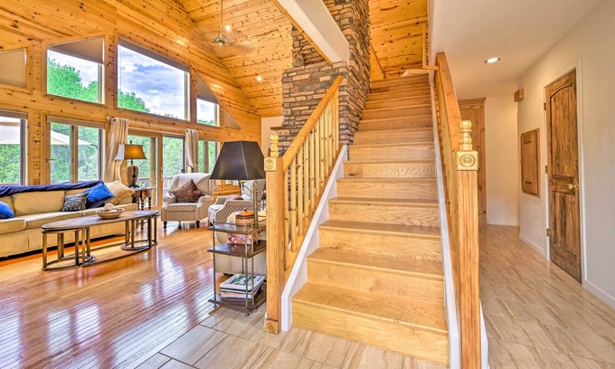 Payson Cottage | Log Cabin in Payson w/Deck, Mtn & Creek Views