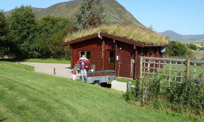 Spittal of Glenshee Cabin | Log Cabin with Hot Tub for 2 | In the Cairngorm National Park | Accepts Dogs