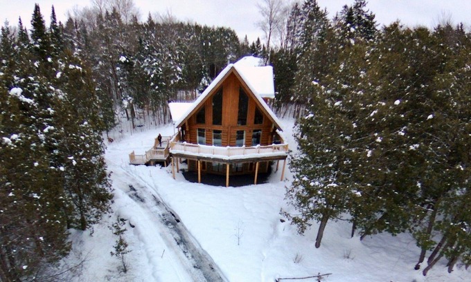 Orford Ski Chalet | Log house "Chalet du Bois Rond", newly renovated, eco-friendly