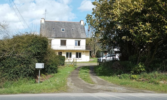 Ploufragan House | Logement Indépendant Pour 4 à 6 Personnes à L'étage D'une Maison Stbrieuc Ouest