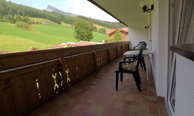 Tannheim Apartment | Lohmoos - guest house Reichle