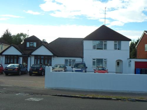 George Green House | London Heathrow Guesthouse