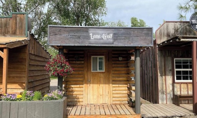 Idaho Falls Apartment | Lone Wolf Cabin At Mountain River Ranch