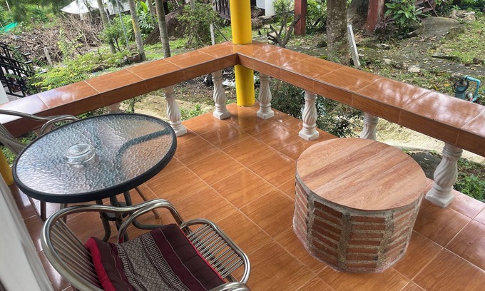 Bai Lan Hotel | Lonely Beach Pool Resort