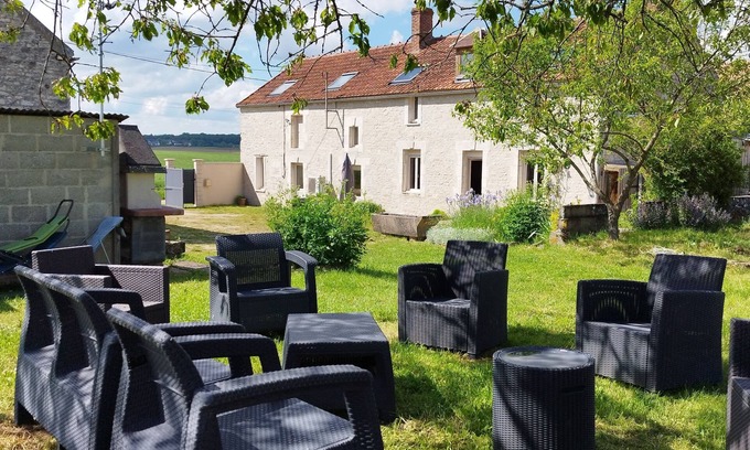 Vermenton House | Longère bourguignonne 200 m2, swimming pool and 5800m2 fenced garden