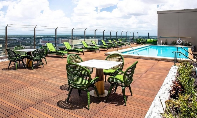 Texas Medical Center House | Look No More! 2 Modern Units, Pet-Friendly, Outdoor Pool, Near NRG Stadium