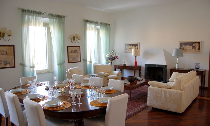 Navona Apartment | LOOK UP OUR RATES