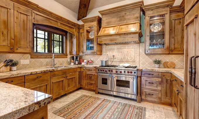 Deer Valley Cottage | Lookout Drive 5 Bedrooms PLO-6599 by KBM