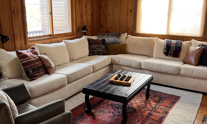 Comstock House | Loon Lodge - Hot Tub/Sauna/Real Wood Fireplace