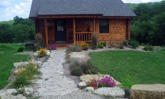 Dubuque Cabin | Lorelei Cabins: 'Not just a place, but an experience!' The Aster