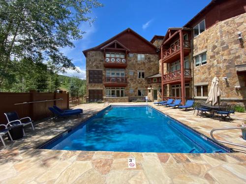 Mountain Village Apartment | Lorian 4 TRUE Ski-In Ski-Out Resort Condo 4Bd 3.5Ba - Sleeps 12