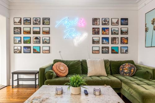 Wilshire House | Los Angeles charming big house, king bed, parking, EV