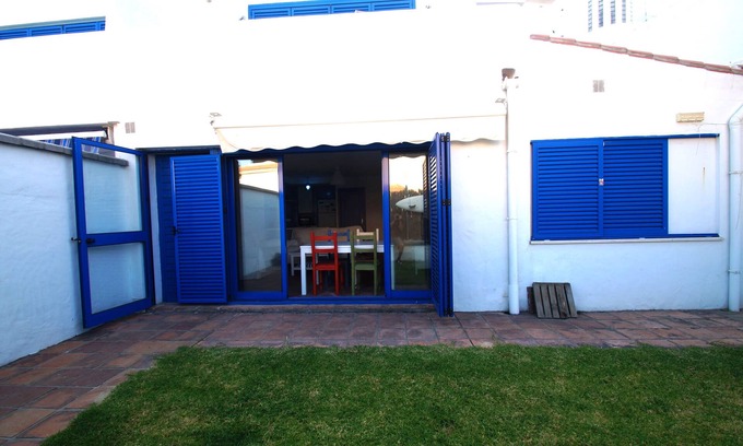 Tarifa House | Los Lances 2nd line beach: Ibicencan house with lawn for 6 persons