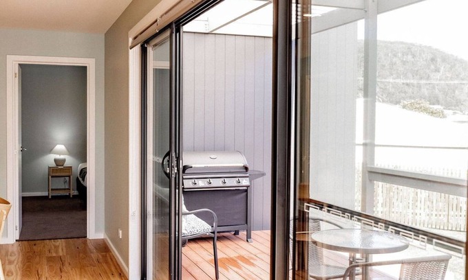 Bicheno House | Lottie's - Absolute Convenience