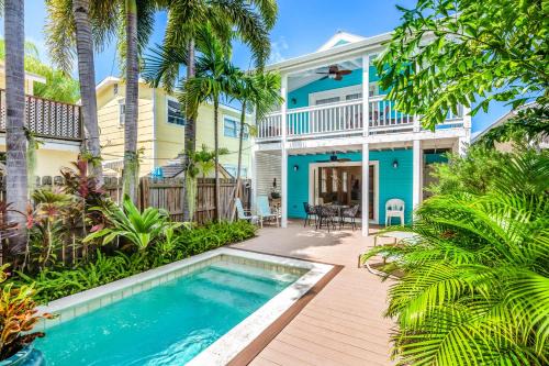 Uptown - Upper Duval Apartment | Louisa's Garden