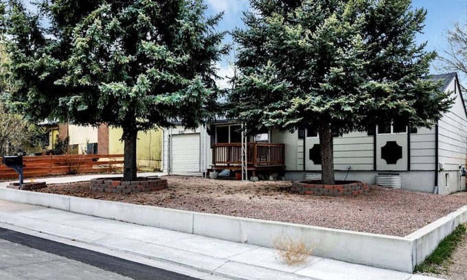 Southeast Colorado Springs House | Lovable Longfellow *12 minutes from airport*