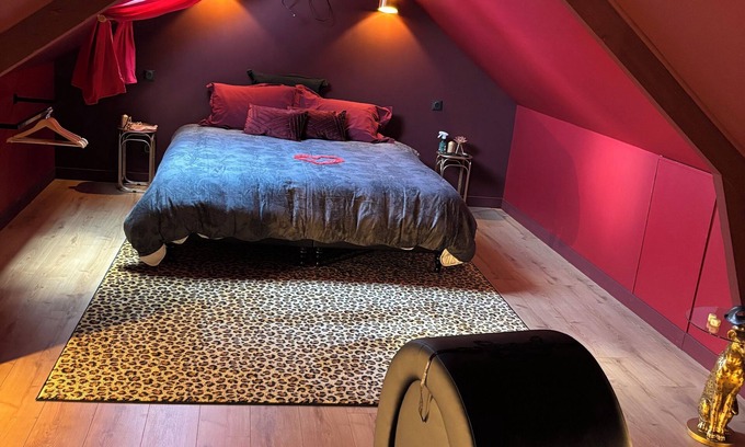 La Chaussee House | Love-room Tentation-breakfast included