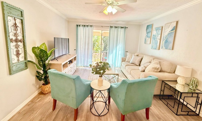 St. Nicholas Condo | Lovely 2/2 condo, peaceful Creek view!