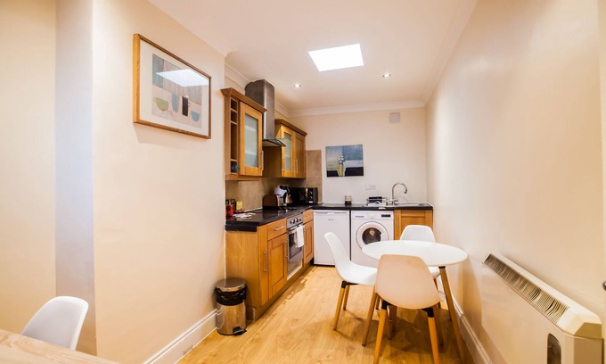 St. Johns Wood Apartment | Lovely 2-Bed Flat in London