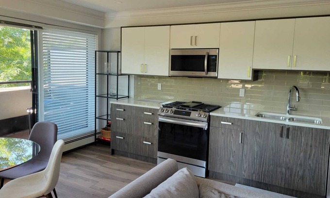 Fairview Condo | Lovely 2 bedroom apartment in central location