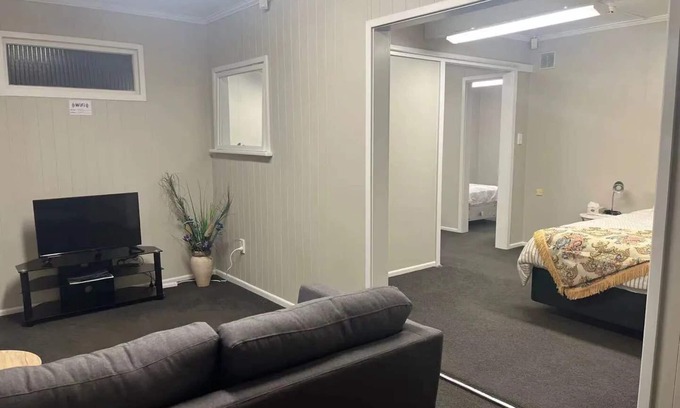 Greymouth House | Lovely 2 beds family unit with Free parking & WiFi