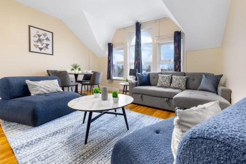 Grove Green House | Lovely 4-BR Home In Leyton - Sleeps 14, Near Tube