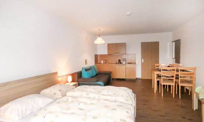 Haidmuhle Apartment | Lovely apartment for 4 guests with WIFI, TV, balcony and parking