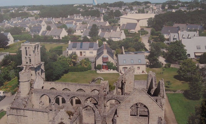 Pont-l'Abbe Apartment | Lovely apartment for 4 guests with WIFI, TV and terrace