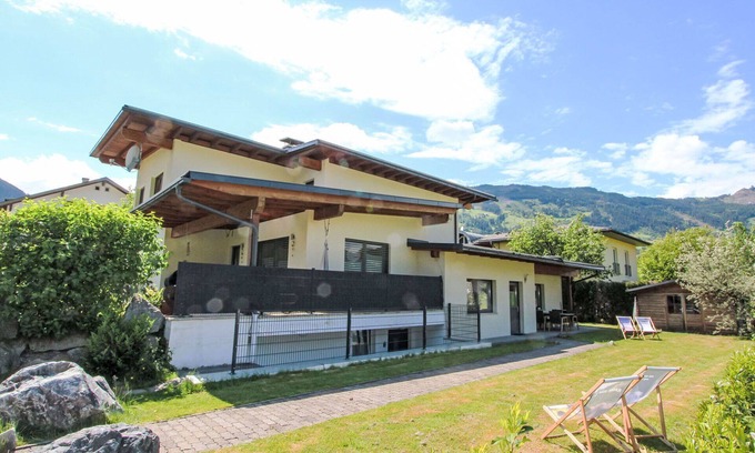 Kapfing Apartment | Lovely apartment for 4 people with WIFI, TV and patio