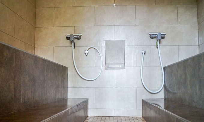 Mariapfarr Apartment | Lovely apartment for 10 people with WIFI, pool, hot tub, TV, balcony and parking