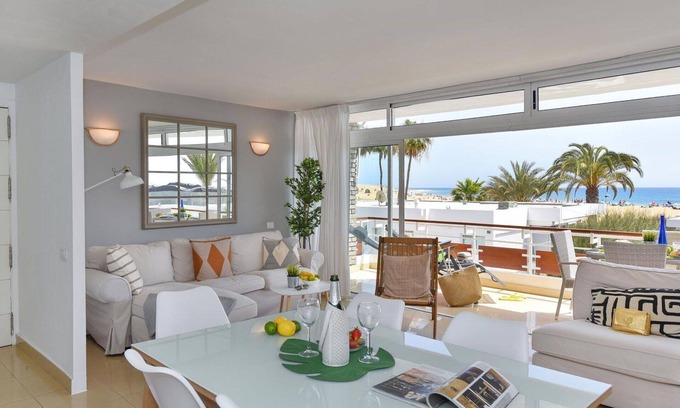 Meloneras Apartment | Lovely apartment for 6 people with A/C, WIFI, TV and balcony