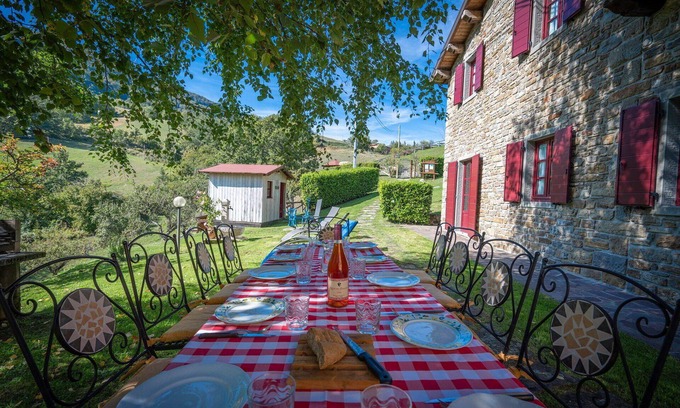 Cutigliano Apartment | Lovely apartment for 4 people with pool, WIFI, TV and pets allowed