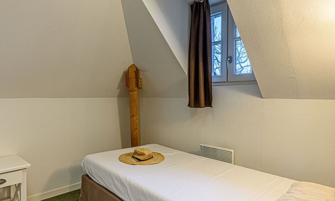 Baden Apartment | Lovely apartment for 4 guests with WIFI, pool, TV and panoramic view