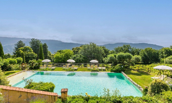 Pescia Apartment | Lovely apartment for 5 people with pool, WIFI, TV and patio