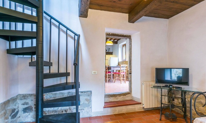 Pietrabuona Apartment | Lovely apartment for 6 guests with WIFI, pool, TV, patio and pets allowed