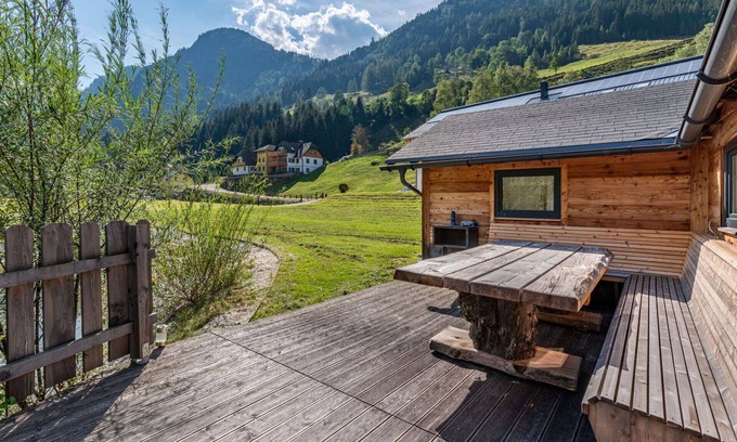 Solk Apartment | Lovely apartment for 4 people with hot tub, WIFI, TV and patio