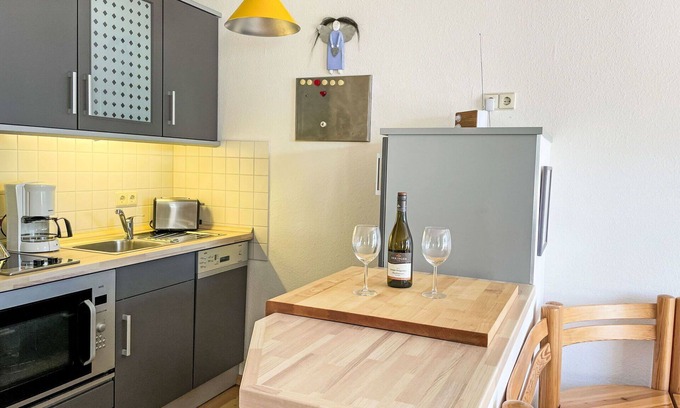 Hofsgrund Apartment | Lovely apartment for 4 guests with WIFI, TV and balcony