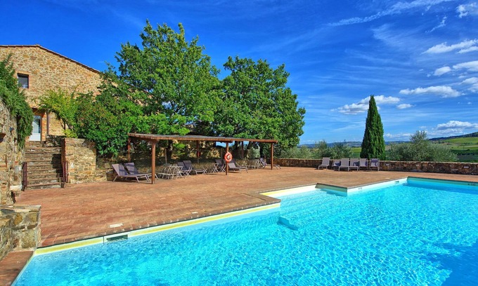 Montalcino Apartment | Lovely apartment for 4 people with A/C, pool, TV, pets allowed and panoramic view