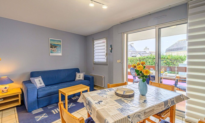 Locmariaquer Apartment | Lovely apartment for 4 people with TV and balcony