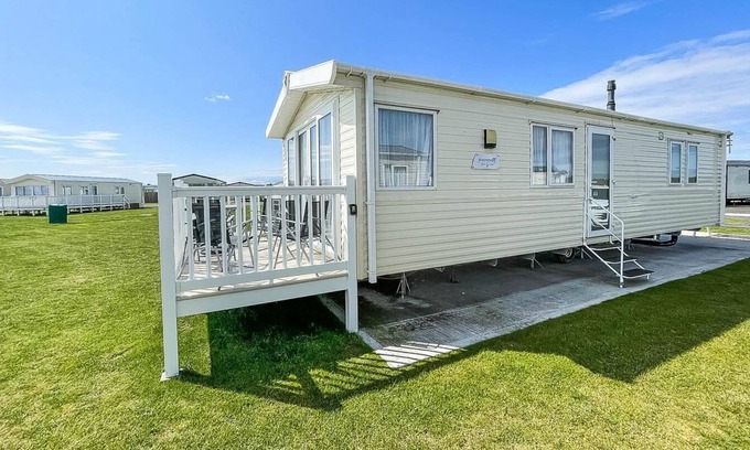 Winestead House | Lovely caravan with decking at Sand Le Mere Park in Yorkshire ref 71032TV