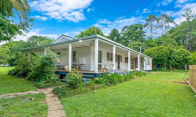 The Pocket House | Lovely, charming cottage close to the beach & river - Near BRUNSWICK HEADS/SGB