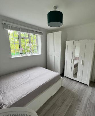 Forest Hill Apartment | Lovely Forest Hill Flat