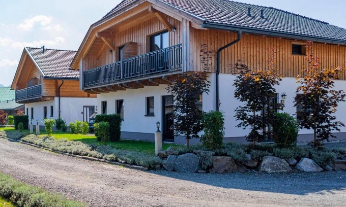 Jenig House | Lovely holiday home on park near ski resort